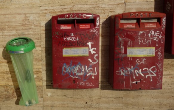 Roter Briefkasten in Termini, Rom